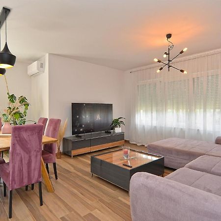 Ferienhaus Fuer 4 Personen Ca 74 Qm In Medulin, Istrien Suedkueste Von Istrien المظهر الخارجي الصورة